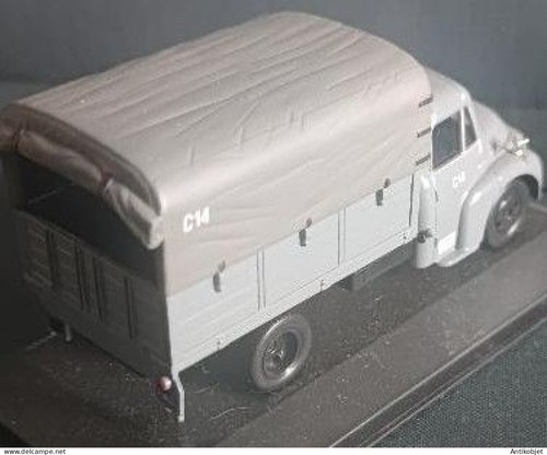Vehicule publicitaire renault - publicitaire,